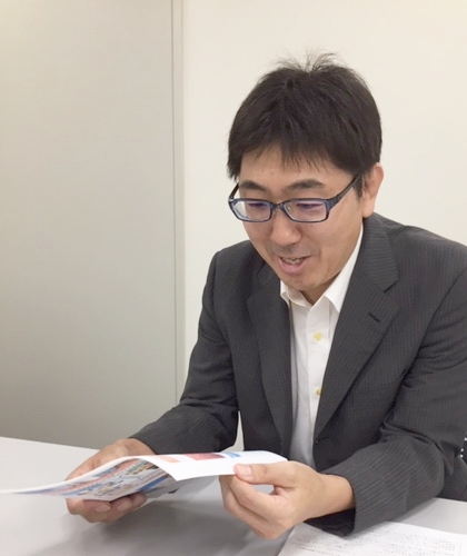 説明中の梅澤さん